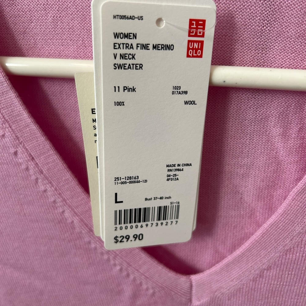 Pink V-Neck Women's Sweater 100% wool - Picture 2 of 8